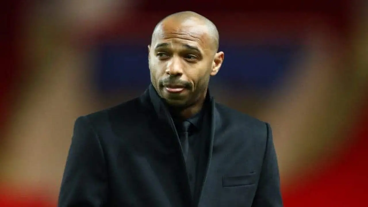 تيري هنري يكشف سر لياقته البدنية المذهلة بعد بلوغه سن 48 عاماً